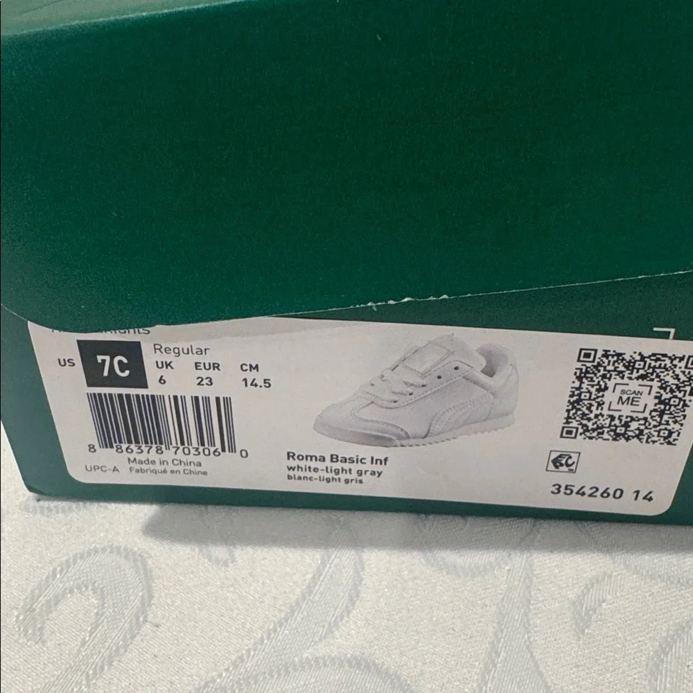 Kids Puma ‘Roma’ Sneakers. Size 7